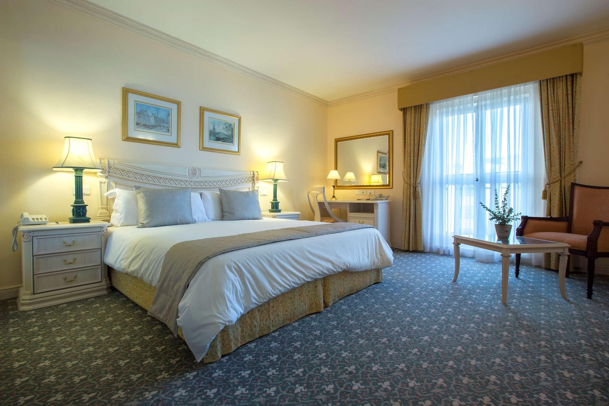 Hotel Le Vendome Кейптаун Екстериор снимка A bedroom at the hotel