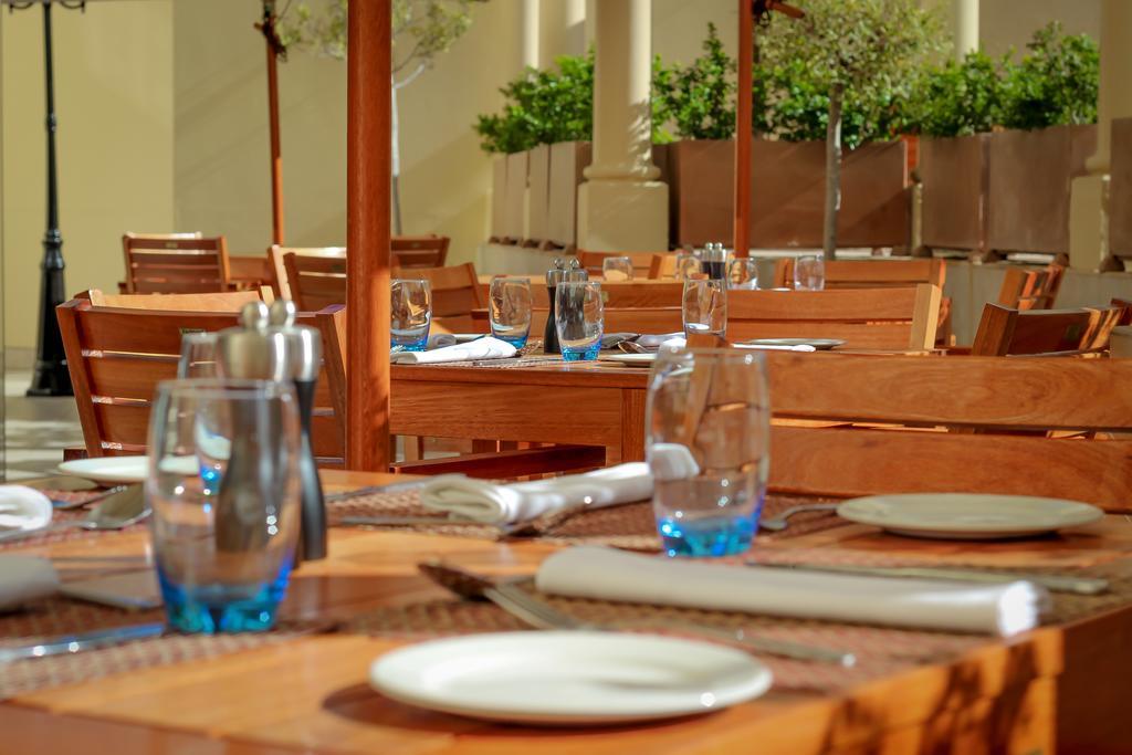 Hotel Le Vendome Кейптаун Екстериор снимка Restaurant interior