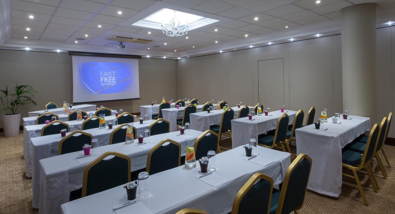 Hotel Le Vendome Кейптаун Екстериор снимка The conference room at the hotel