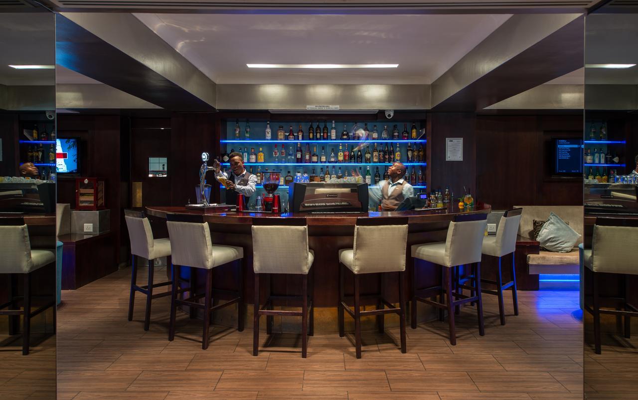 Hotel Le Vendome Кейптаун Екстериор снимка The bar at the lounge