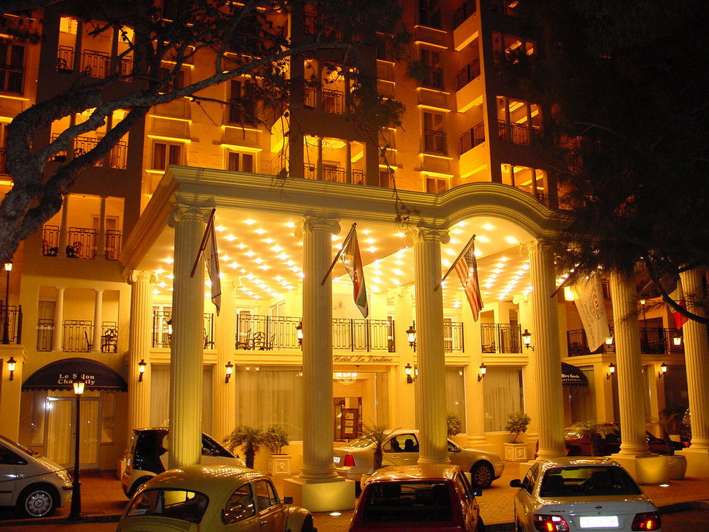Hotel Le Vendome Кейптаун Екстериор снимка The E&O 8 at night